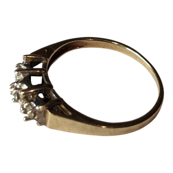 Vintage 3 Diamonds 10K Gold Ring size 5 - Picture 5 of 6